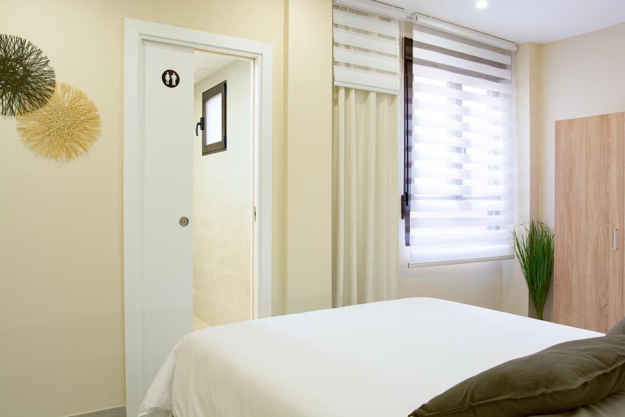 Ap Turist Velazquez Apartment Alicante Bagian luar foto