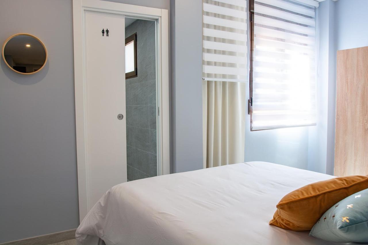 Ap Turist Velazquez Apartment Alicante Bagian luar foto