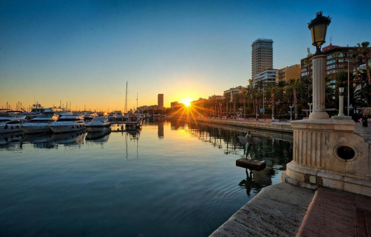 Ap Turist Velazquez Apartment Alicante Bagian luar foto