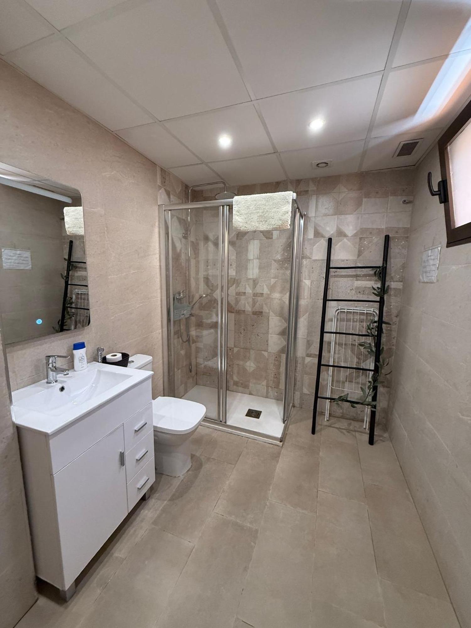 Ap Turist Velazquez Apartment Alicante Bagian luar foto